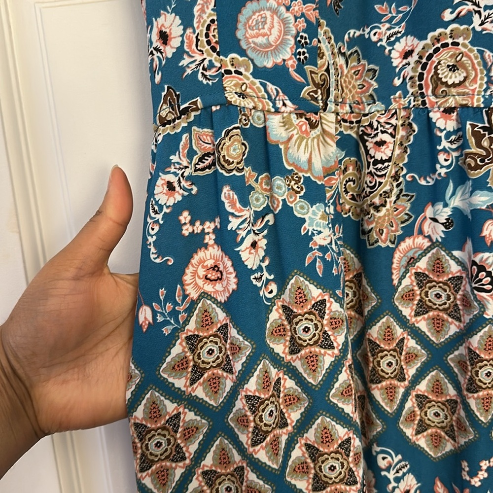 Patterned Maxi Dress - Picture 4 of 6